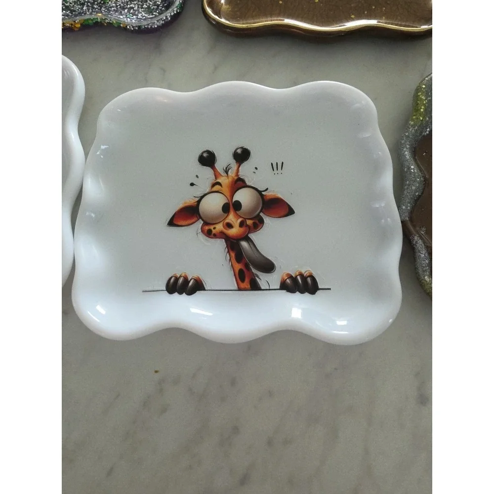 Handmade  Resin  Wavy Edge Plates
